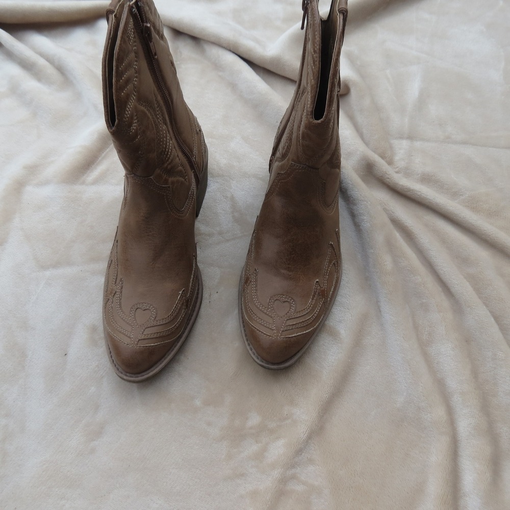 Trigger Western Boots Womens 10M Brown Heart Embroidered Ankle Booties Zipper